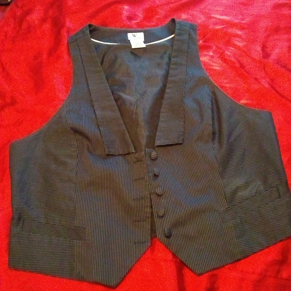 Vest - Picture 4 of 5